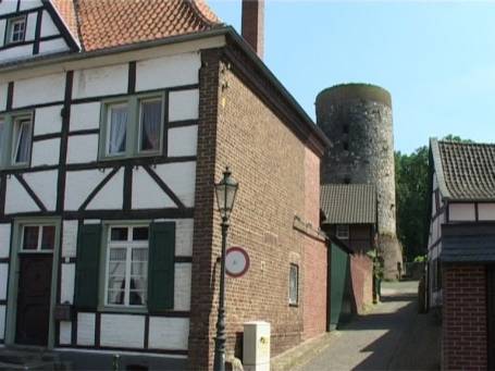 Liedberg : Am Markt, im Hintergrund der Mühlenturm, Historischer Ortskern
